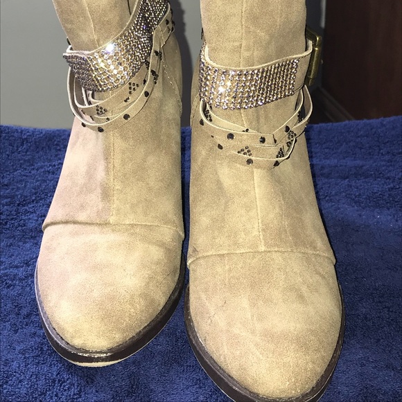 Women’s Ankle Boots - Picture 2 of 5